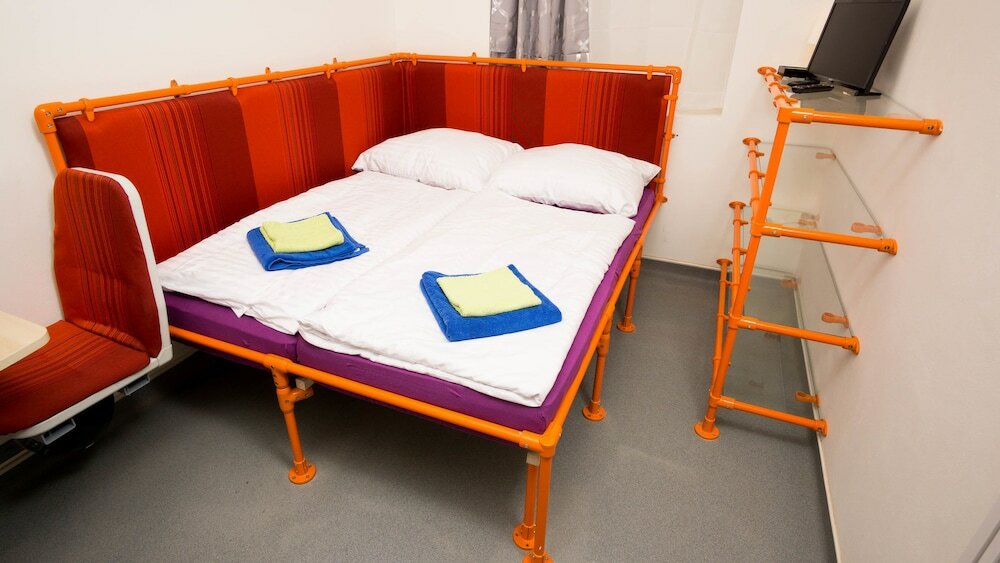 Фото Metro Apartment