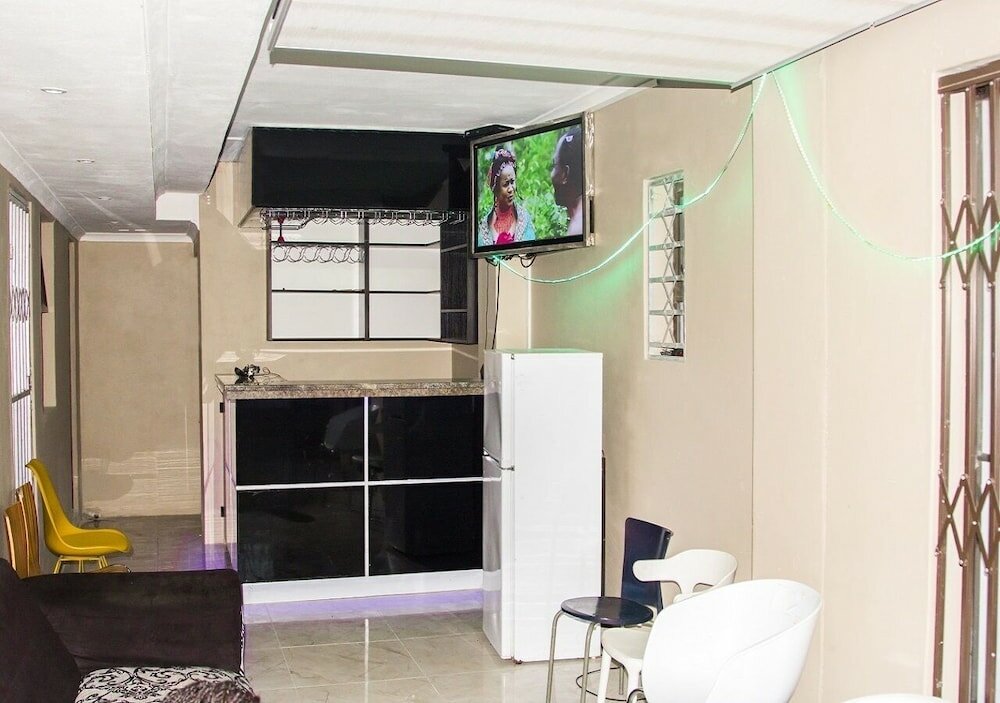 Фото Fairdeal Guest House