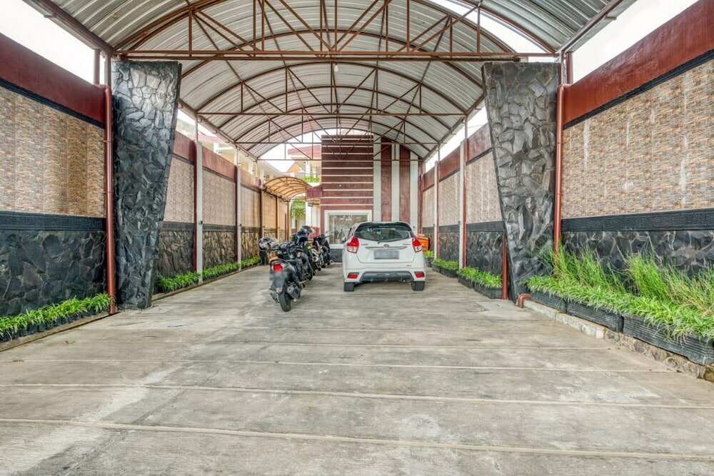 Фото RedDoorz Syariah near Kebon Rojo Park Blitar