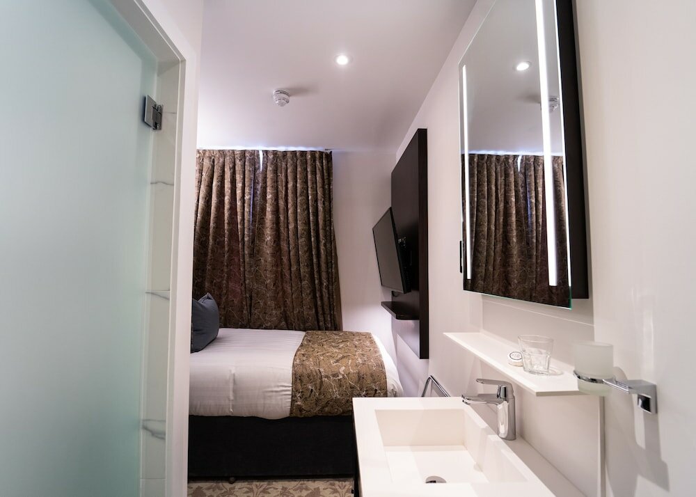 Фото The Rove Hotel