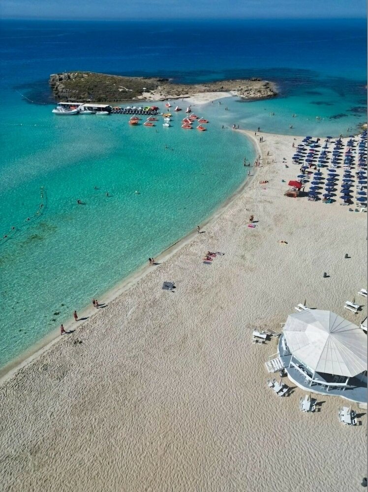 Фото Vassos Nissi Plage Hotel & SPA