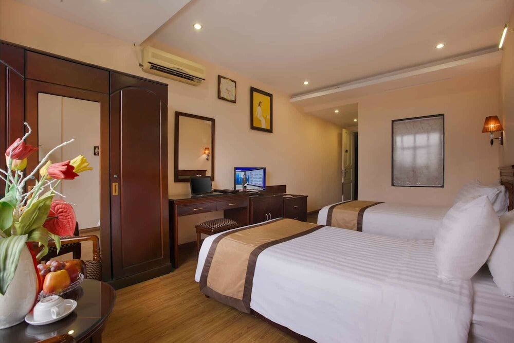 Фото Khach San Tqt2