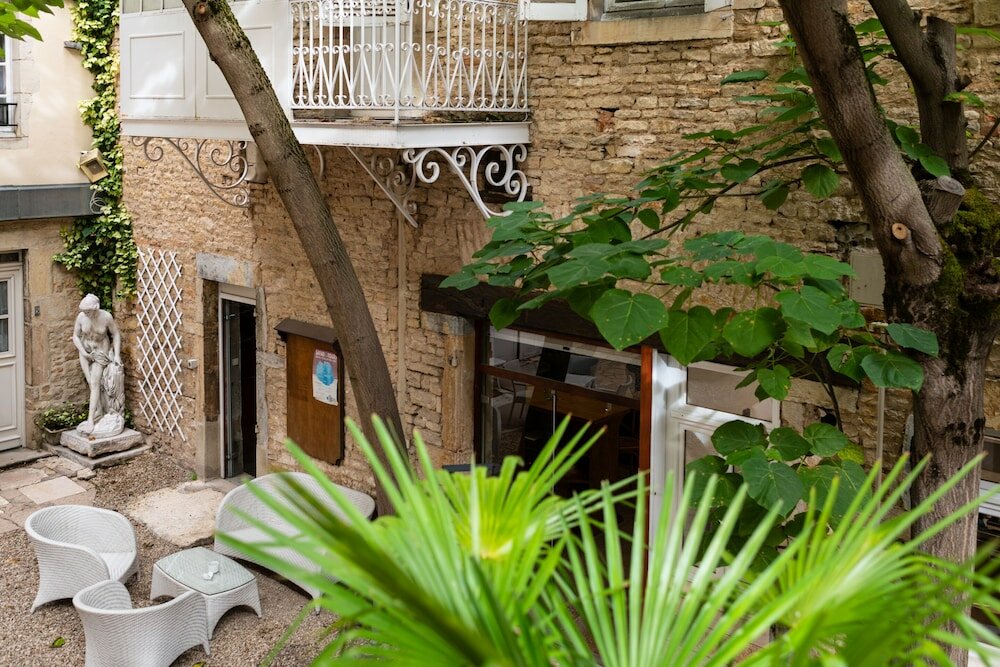 Фото Les Remparts Hôtels et Demeures Historiques