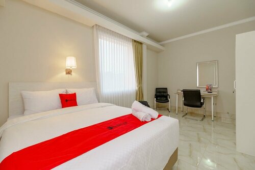 Гостиница RedDoorz near Taman Makam Pahlawan Cikutra в Бандунге