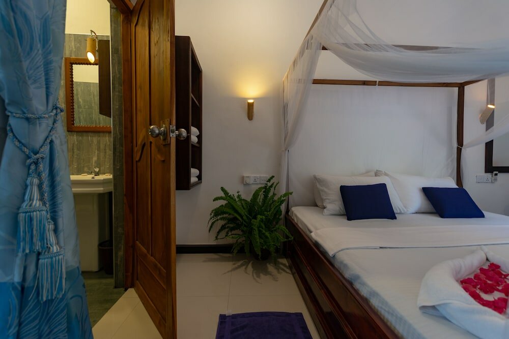 Фото Big Blue Hotel