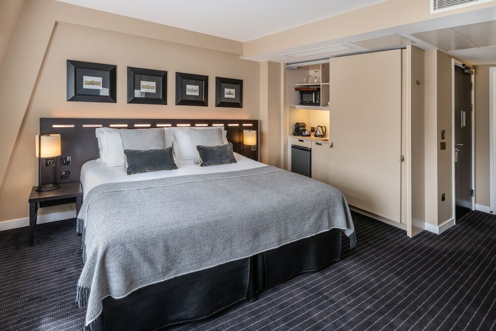 Фото The Resident Victoria