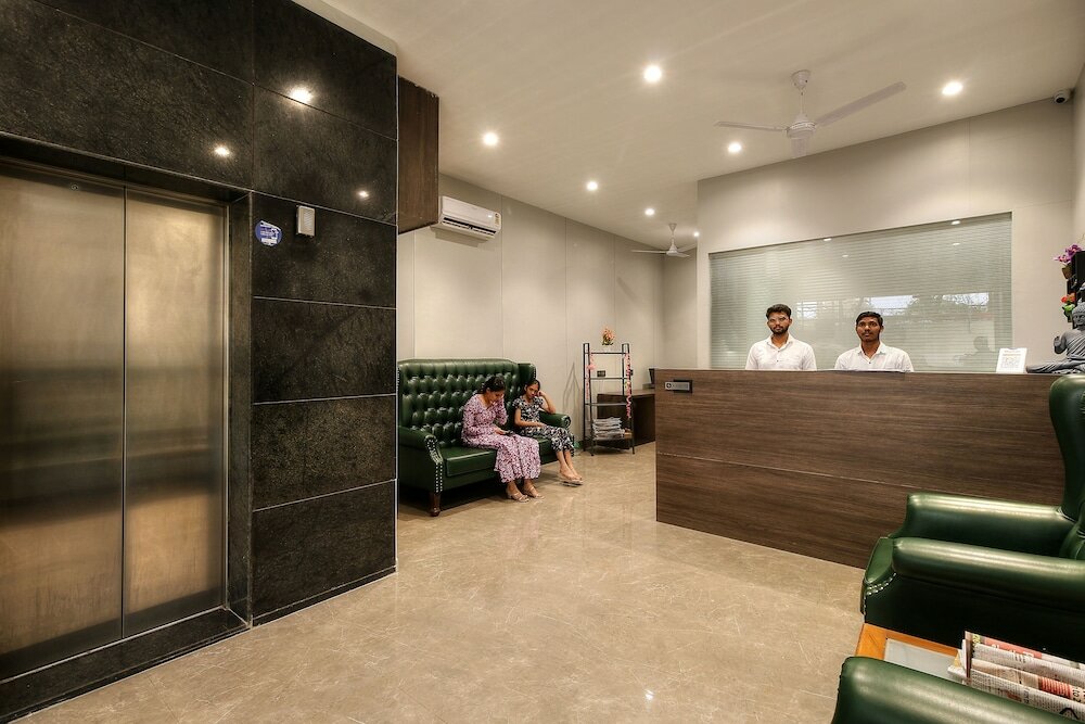 Фото StayBird - Fortune House Business Hotel