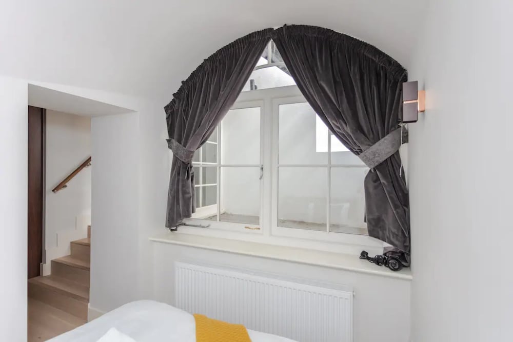 Фото Spacious and Modern Apartment in Pimlico