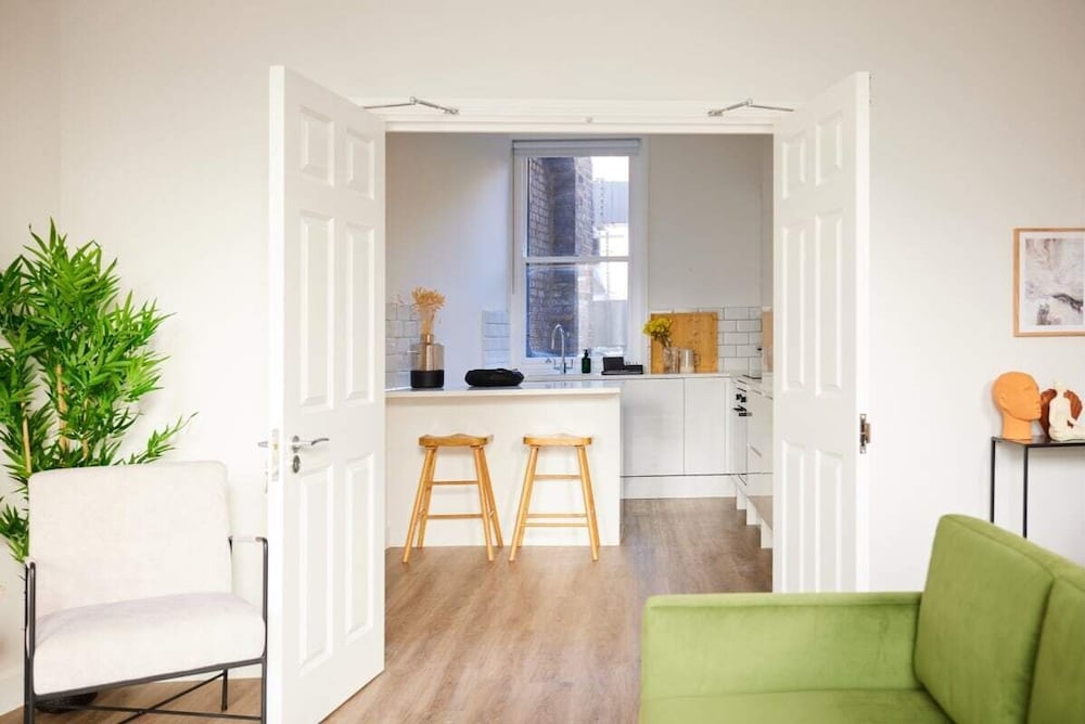 Фото The Fulham Escape - Alluring 5bdr Flat