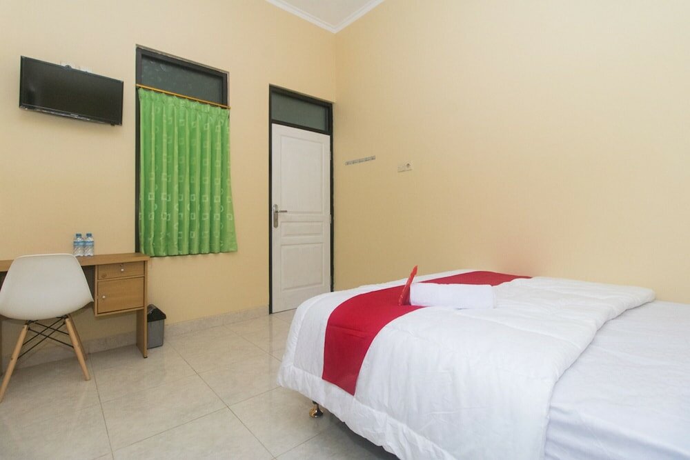 Фото RedDoorz Syariah near Stasiun Madiun