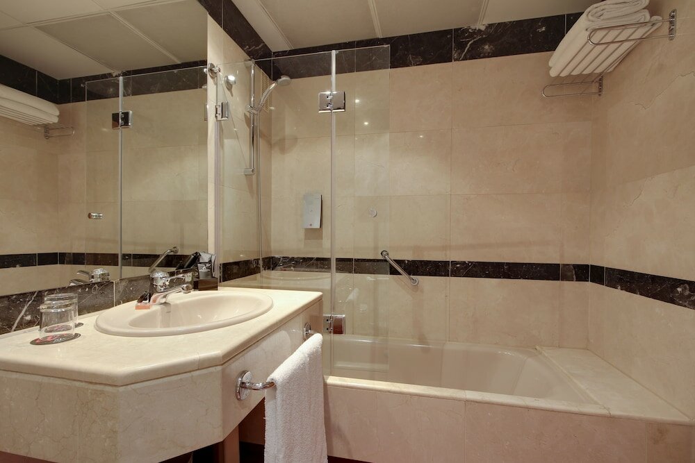 Фото 1881 Madrid Ventas Hotel