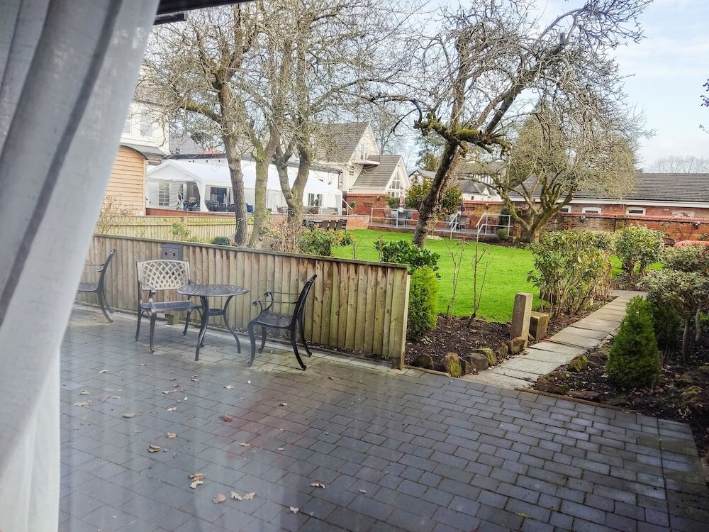 Фото Woodcote Hotel