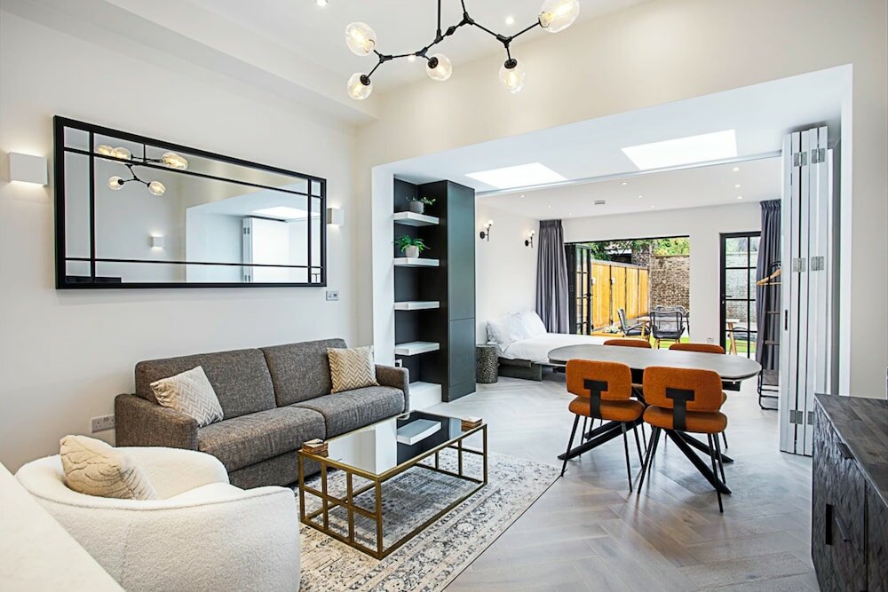 Фото Gorgeous Flat in the Heart of Acton