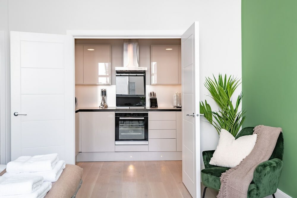 Фото 2 Queensberry Place by Stayo