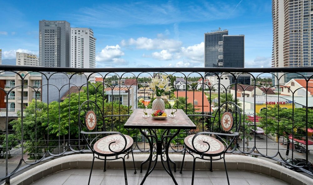 Фото Hotel Del Luna by Luk Global