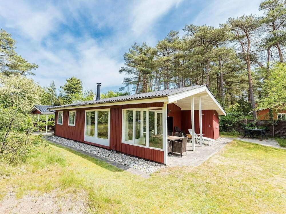 Hotel 6 Person Holiday Home in Blavand, Region of Southern Denmark, photo