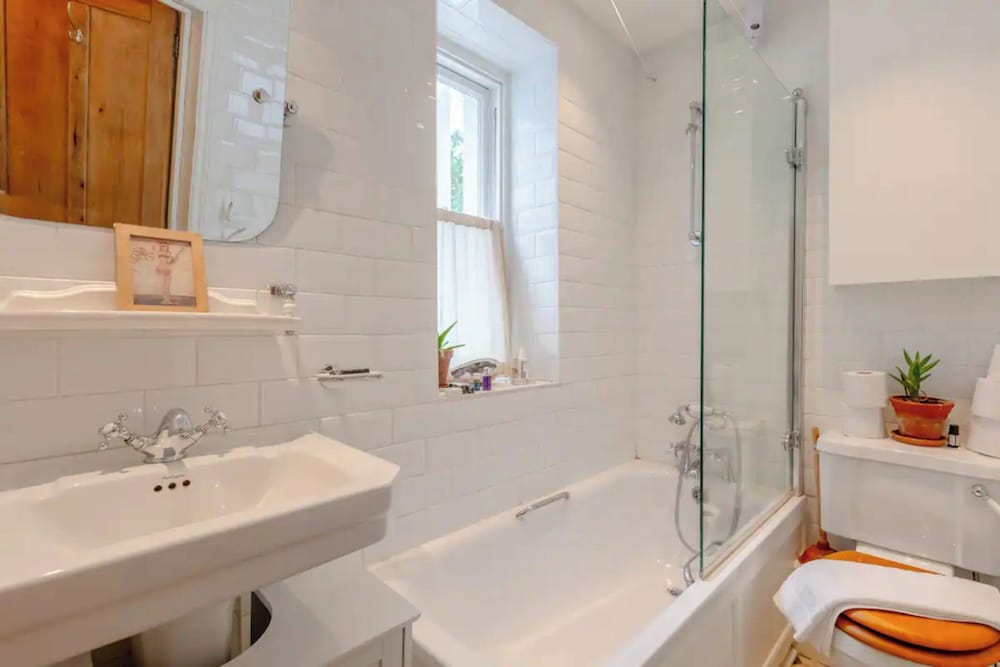 Фото Bright & Charming 1bd Flat - Clapton