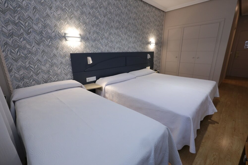 Фото Hotel Corona De Castilla Burgos