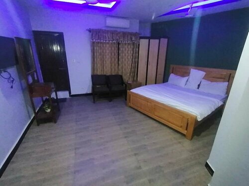 Гостиница Green Valley Hotel & Restaurent в Музаффарабаде