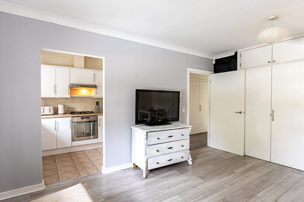 Фото London Apartment in Trendy Clapham Junction