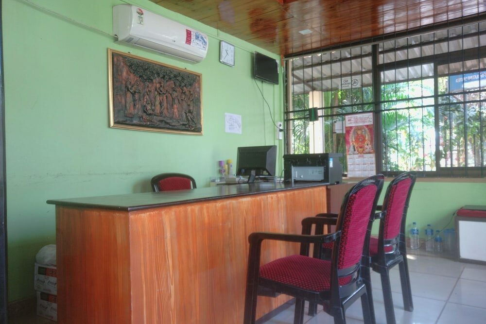 Фото Oyo 27907 Greater Kailash The Palace