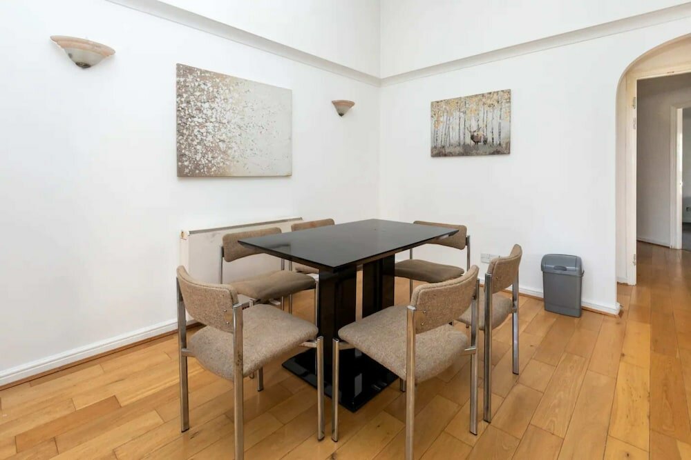 Фото Top Floor 1bd Flat With Balcony - Isle of Dogs