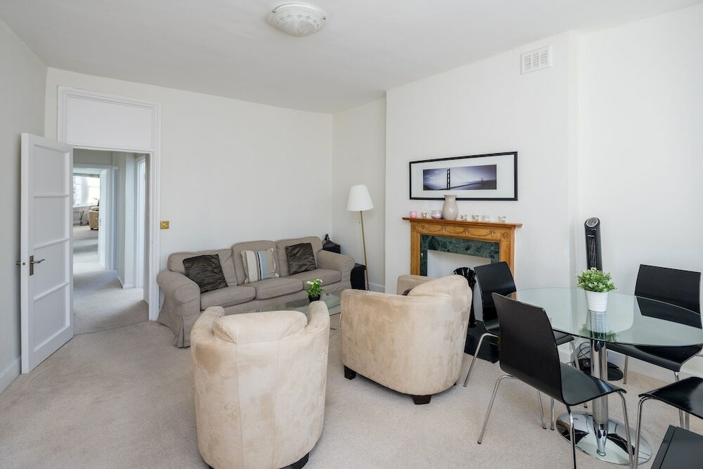 Фото Altido Social Distancing for 4 in Earl's Court