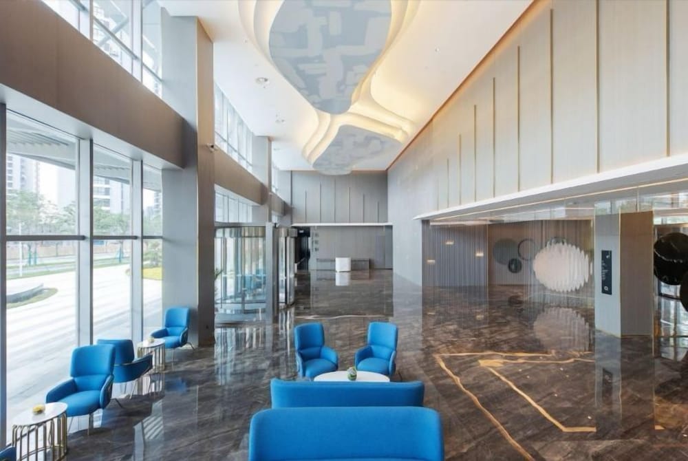 Фото The Qube Hotel