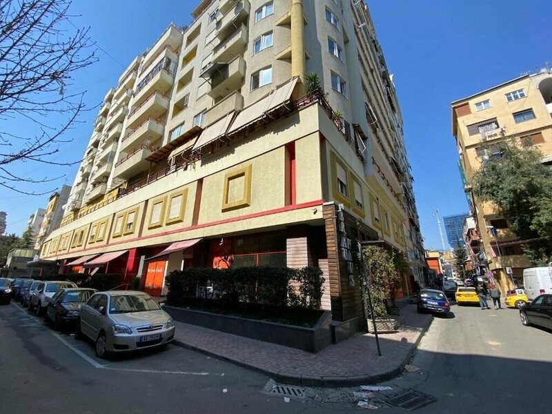 Гостиница Retreat Apartments в Тиране