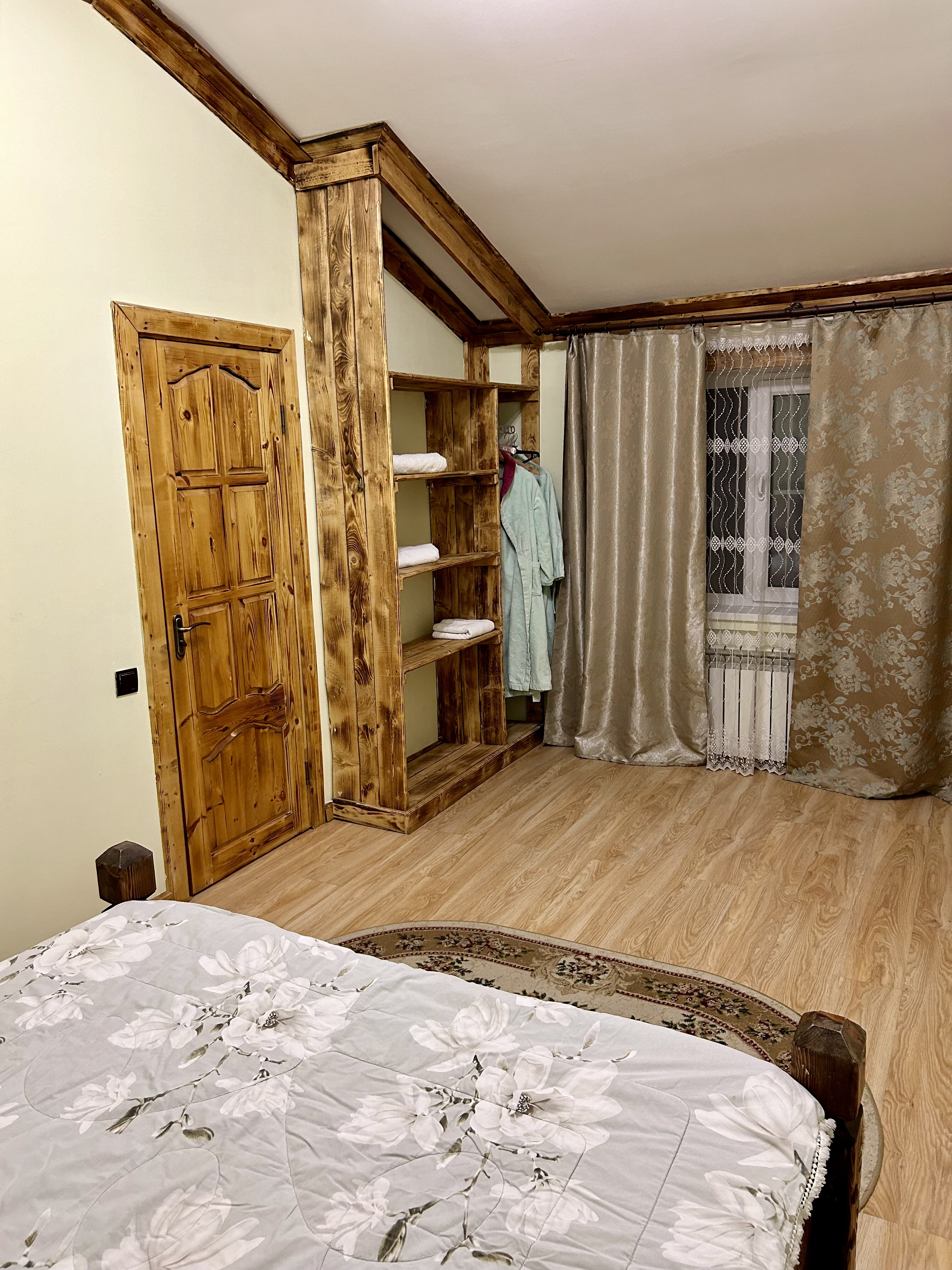 Фото Марс Хауз