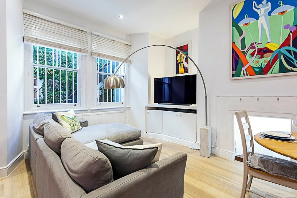 Фото Luxurious Victorian Home