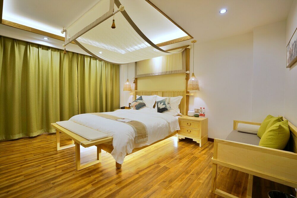 Фото Yuexijiang Boutique Holiday Hotel