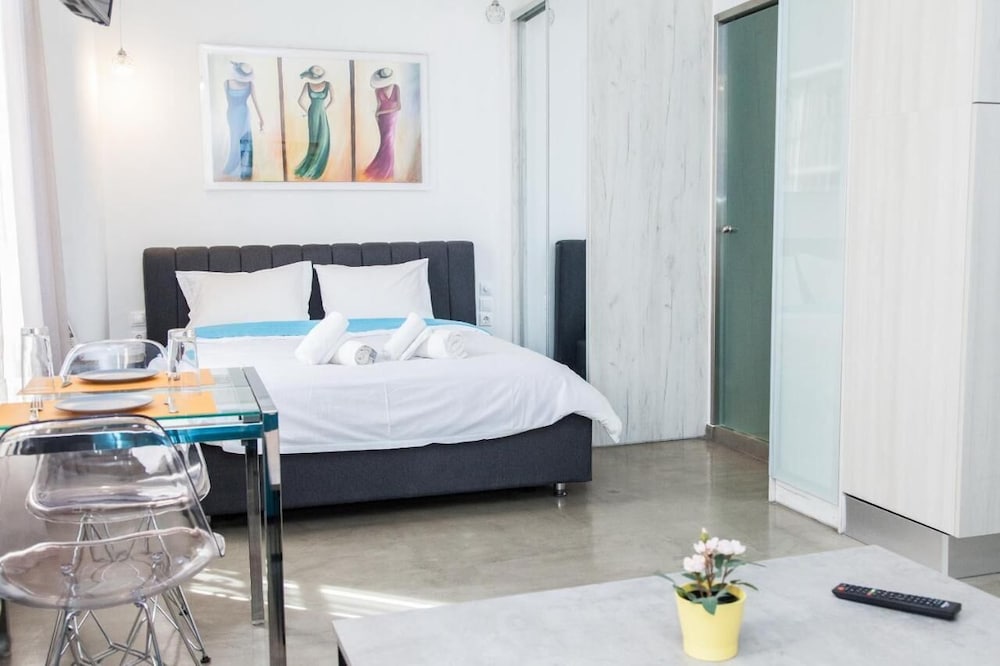 Фото Beautiful Apt. close to Monastiraki