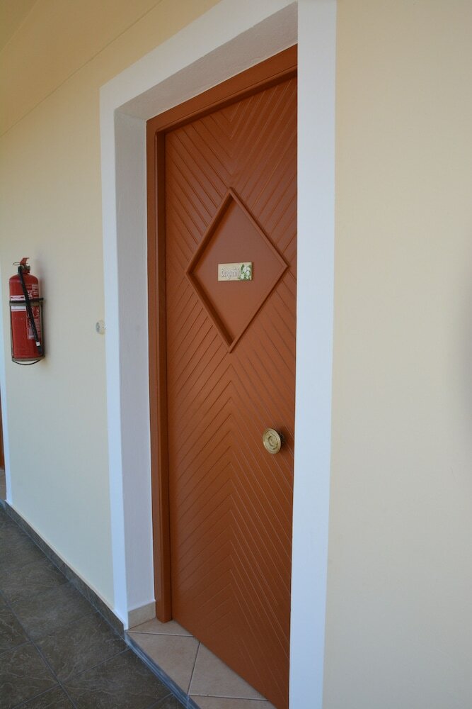 Фото Petros Giatras - Rooms