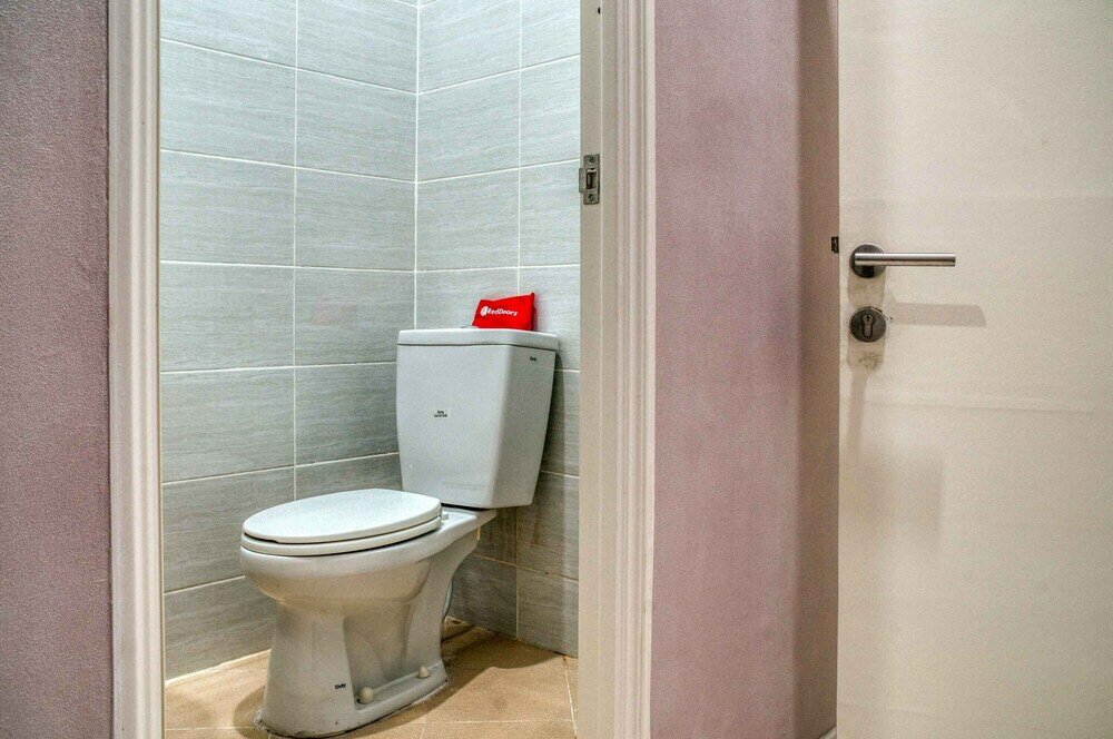 Фото RedDoorz near Duta Merlin