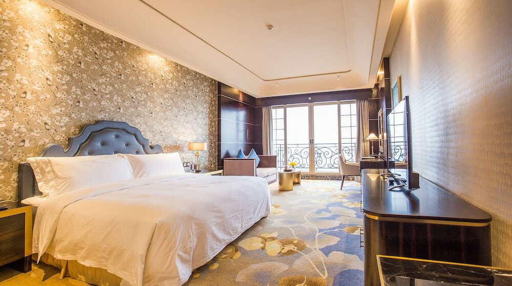 Фото Chateau Star River Qing Dao