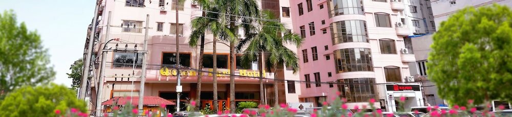 Фото Queen's Park Hotel