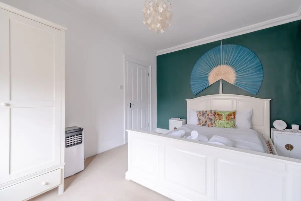 Фото Beautiful and Central 3 Bedroom Retreat in Angel