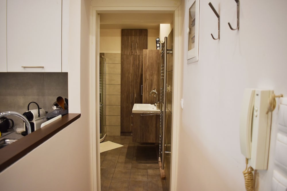 Фото A Skip Away from the Acropolis Museum