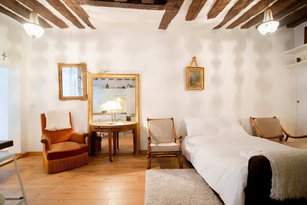 Фото Bright and Spacious Notting Hill Nest