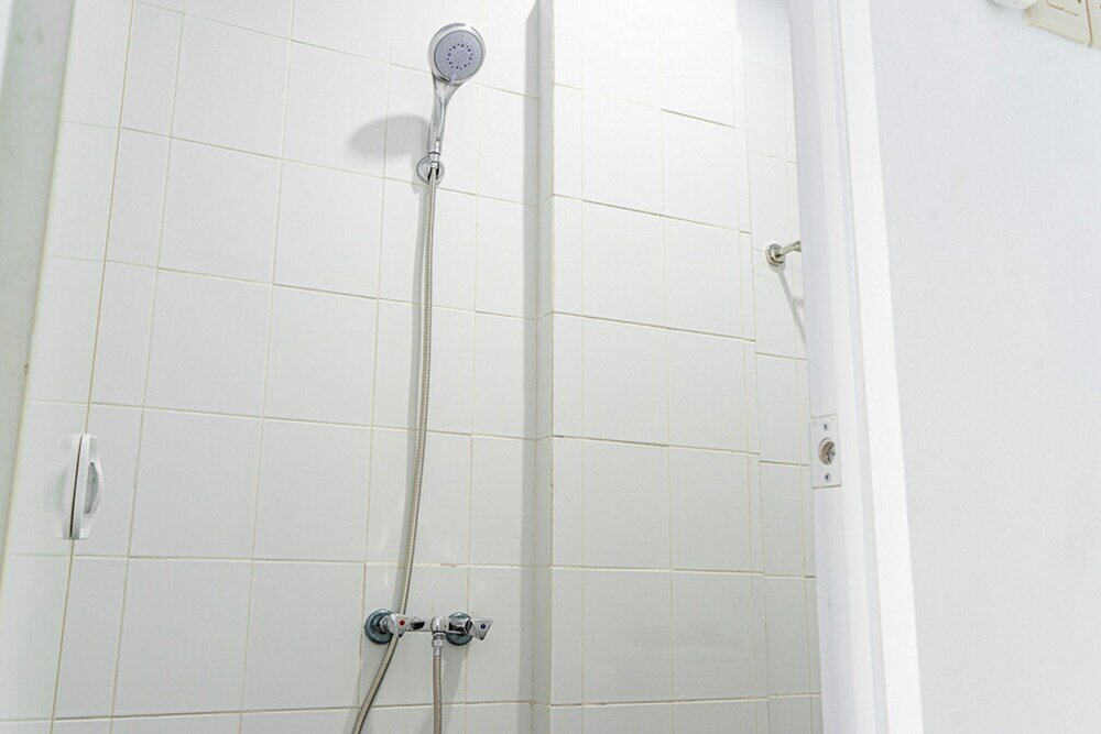 Фото RedDoorz near Pecenongan 2