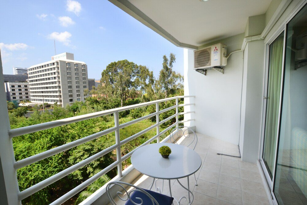 Фото Condo Express View Talay 6