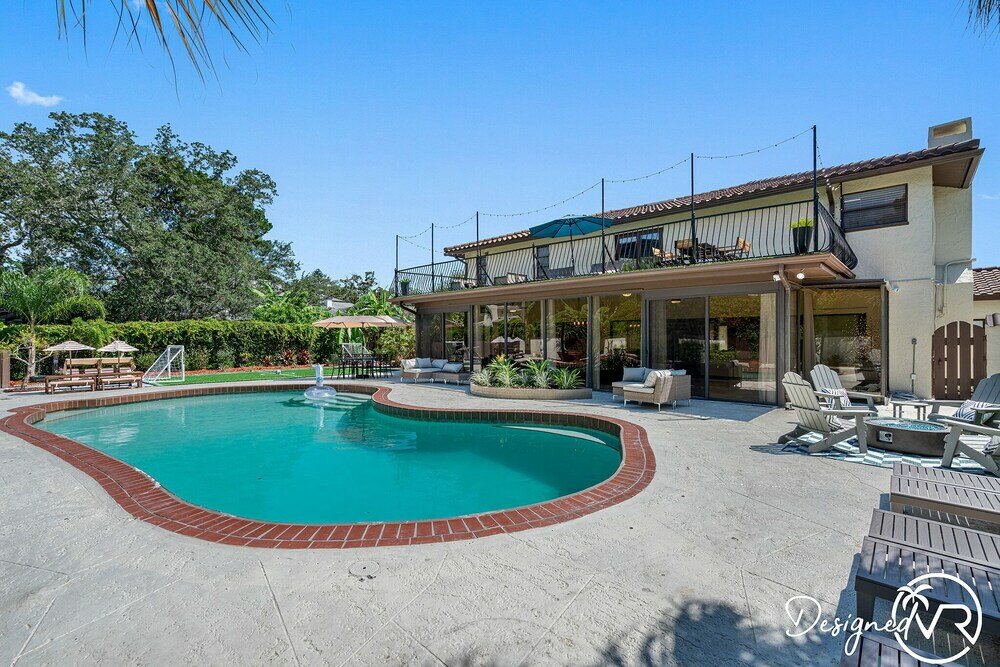 Фото 8 Br Heated Pool & Soccer Field