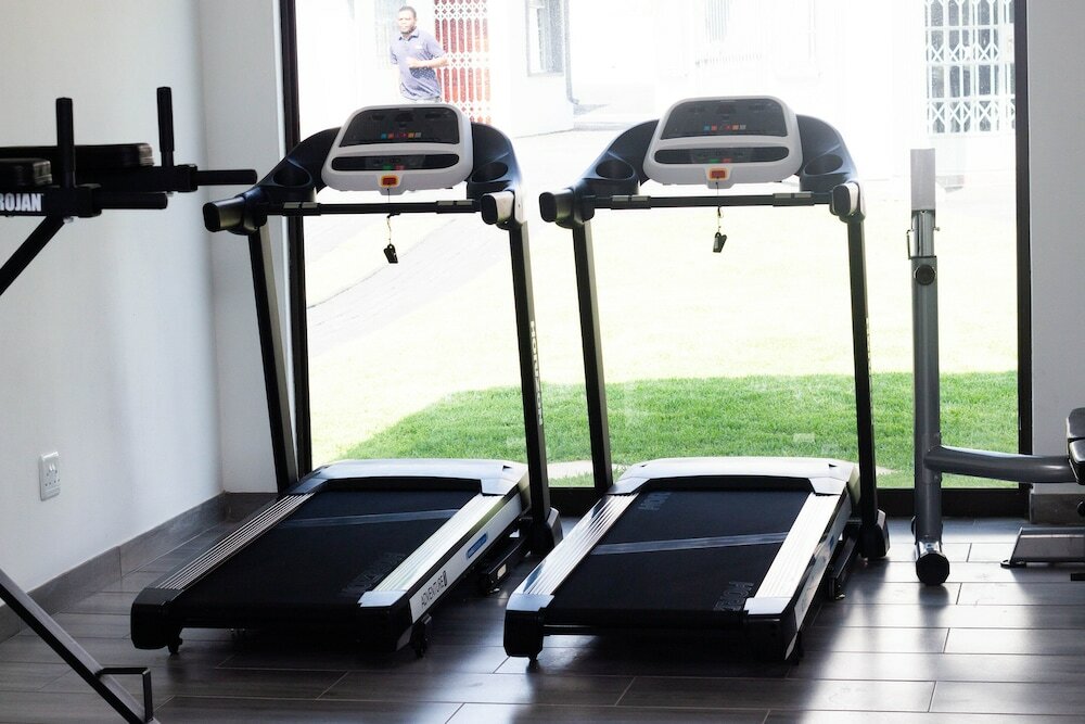 Фото Alicats Place Executive Lodge & Conference