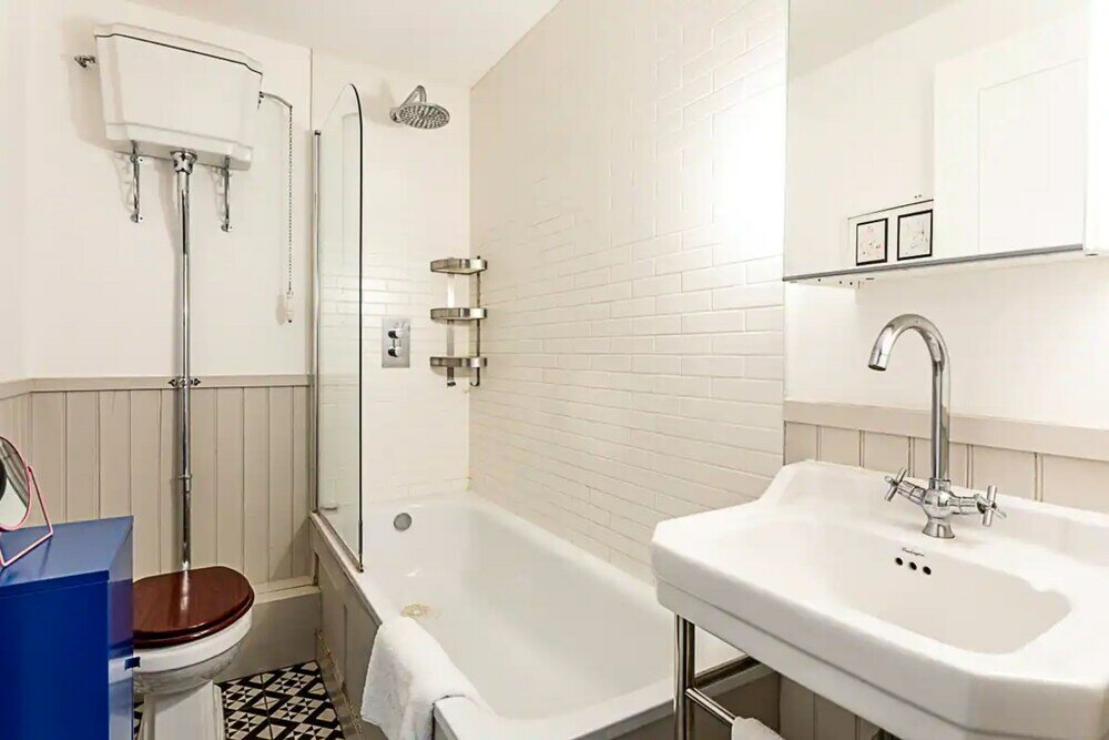 Фото Stylish and Spacious 1bd in Clapton