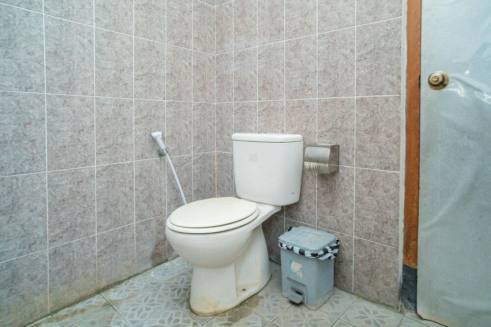 Фото RedDoorz near Rumah Sakit Baptis Kediri