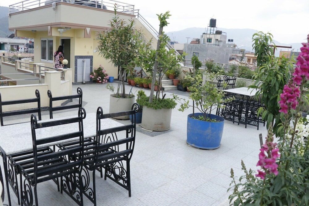 Фото Himalayan Hotel and Service Apartments