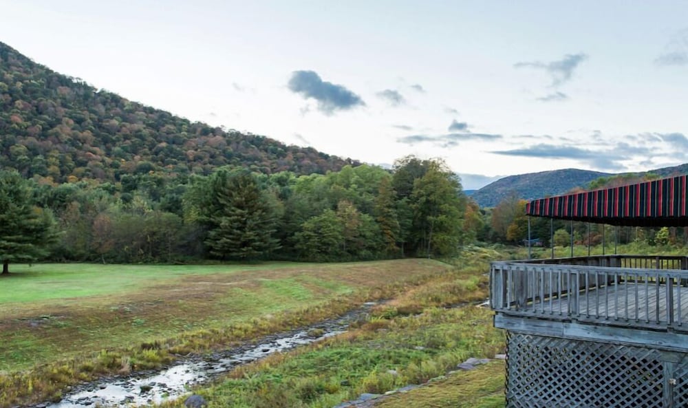 Фото Copperhood Retreat & SPA