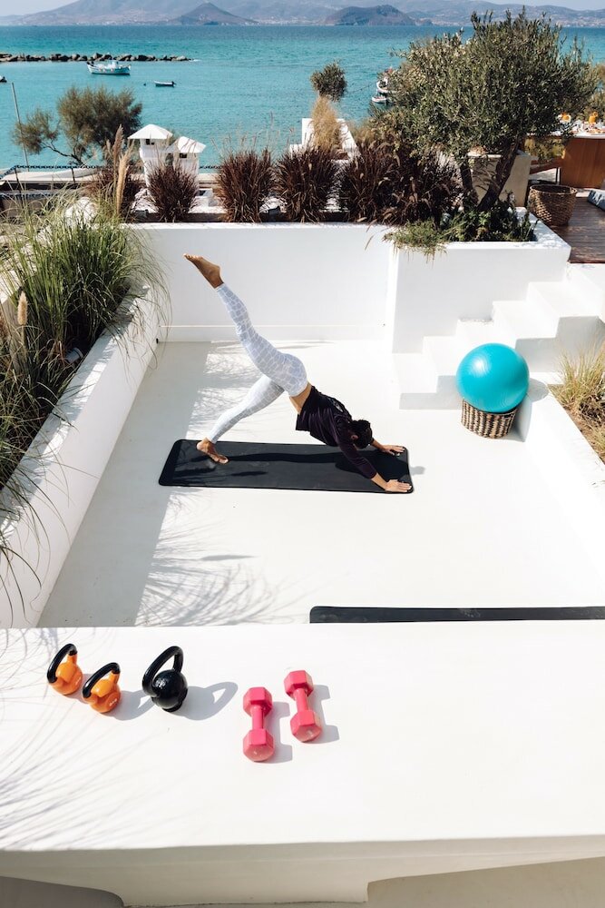 Фото Avgoustos Suites - Adults only