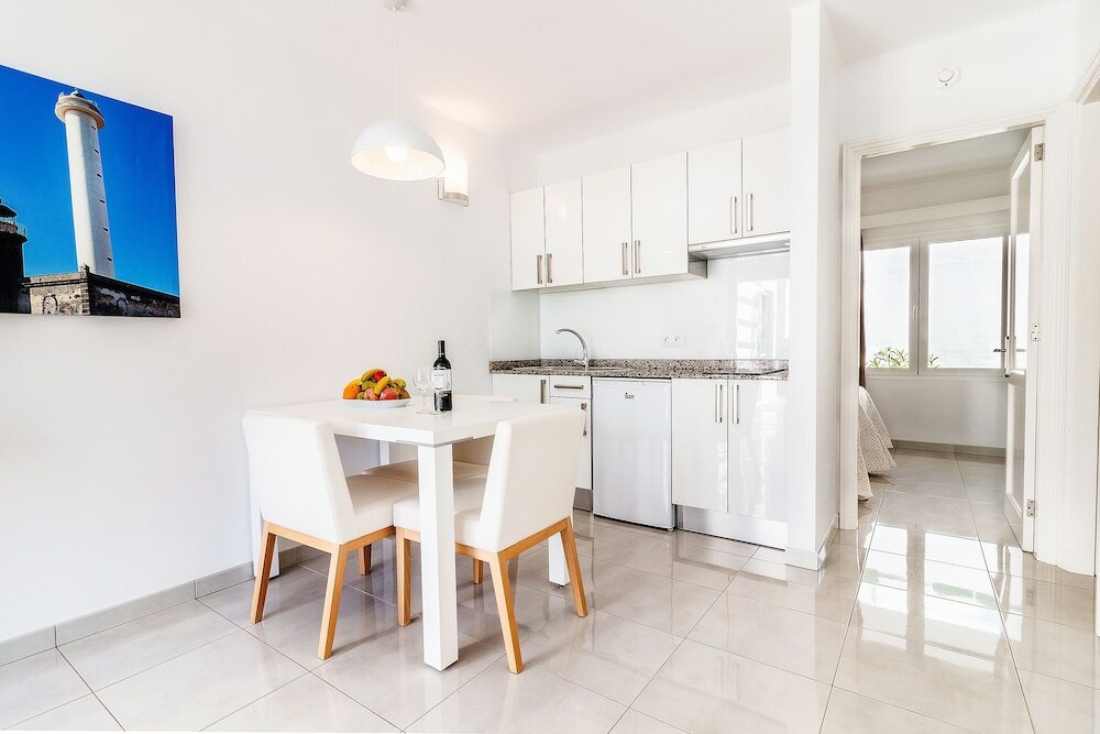 Фото Apartamentos Livvo Oasis